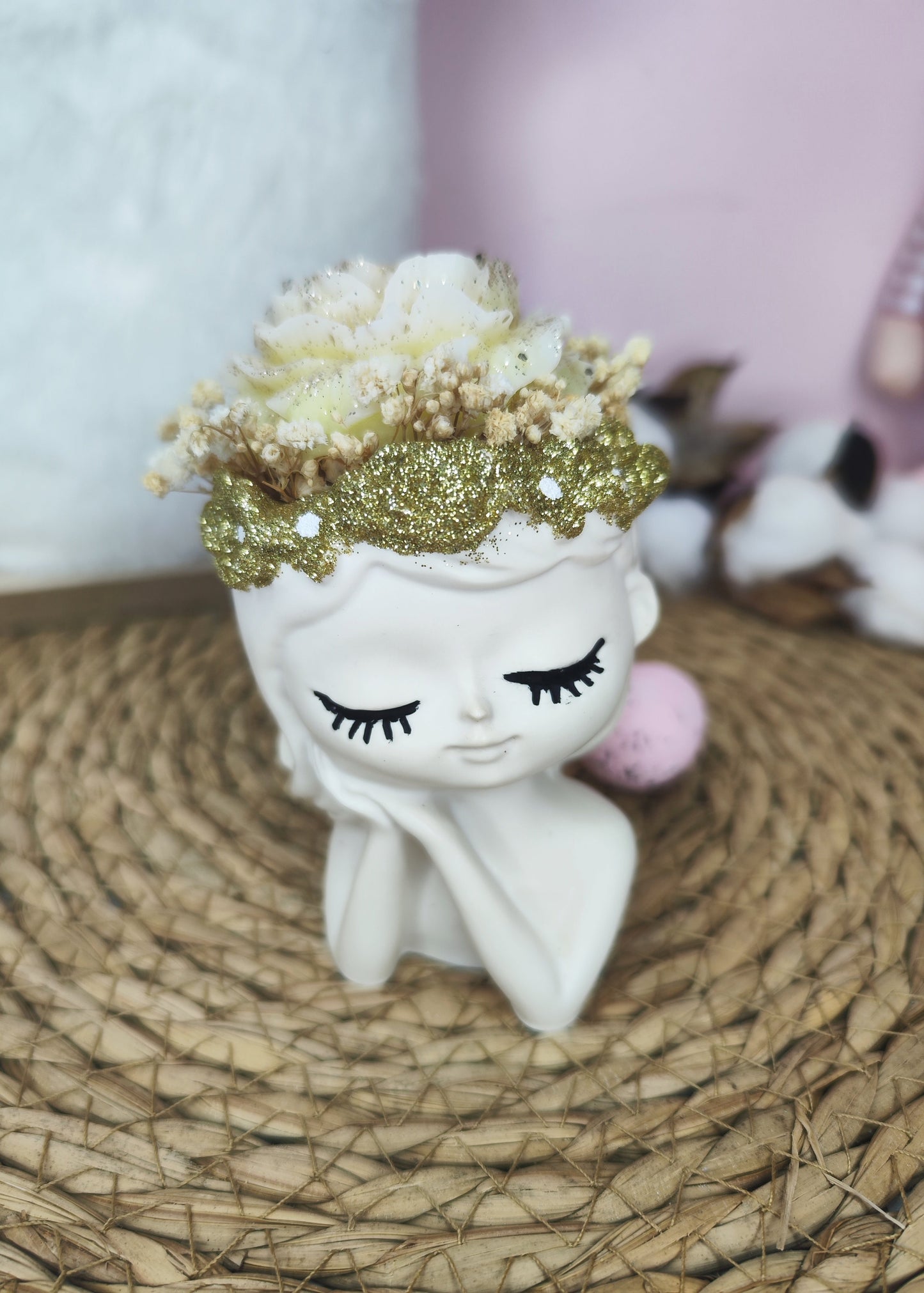 Vase fillette & sa fleur parfumée