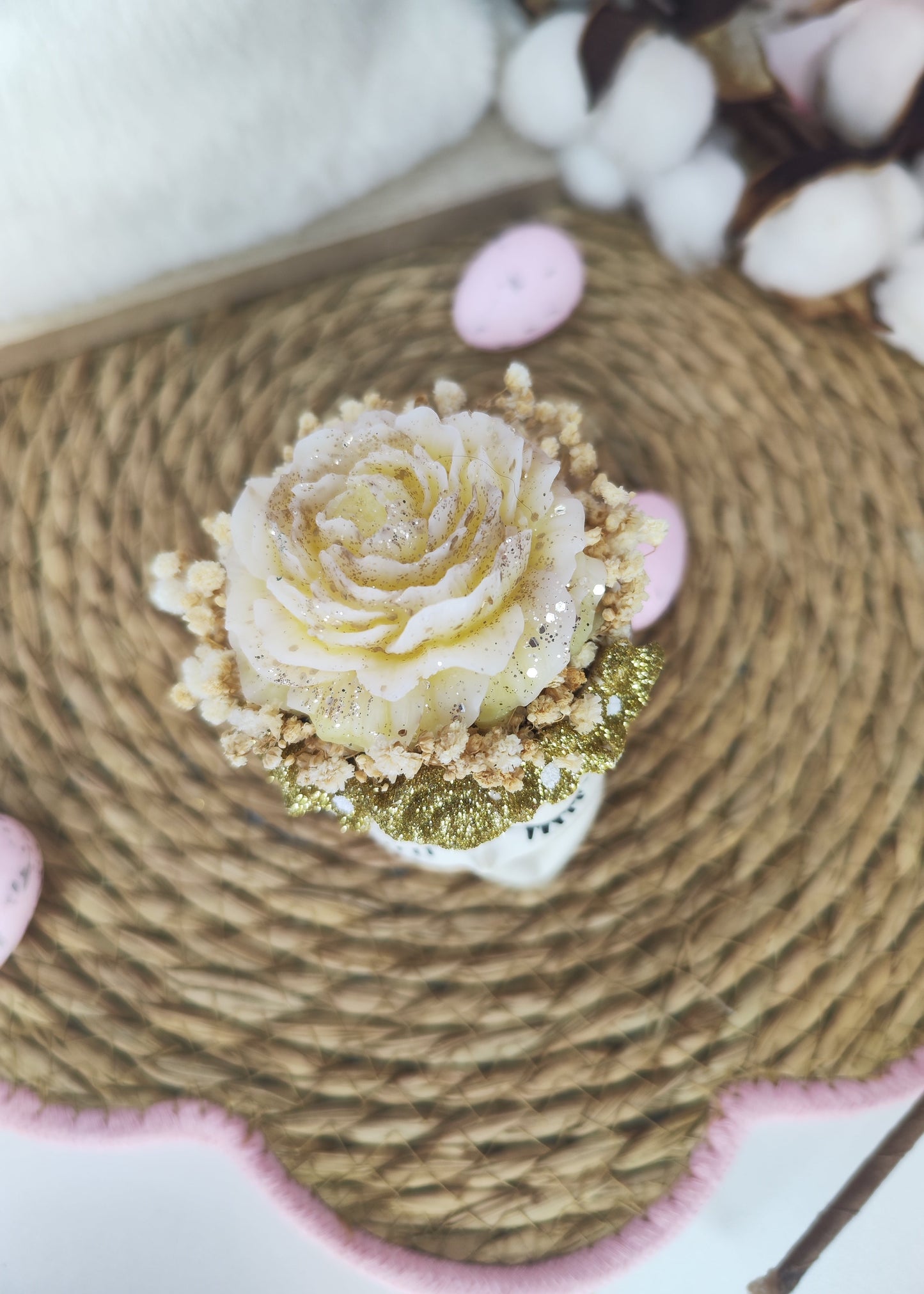 Vase fillette & sa fleur parfumée