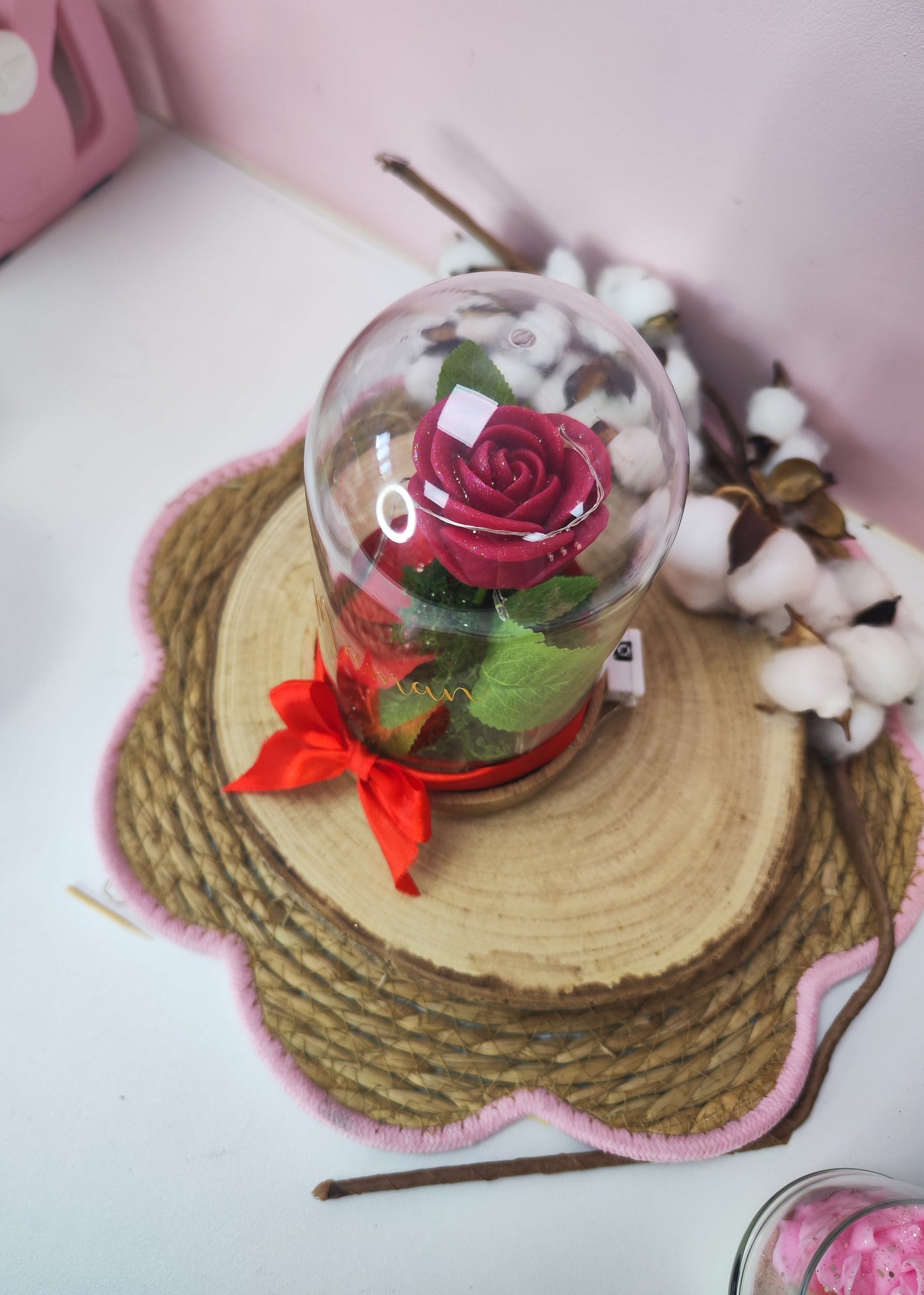 Rose éternelle sous cloche